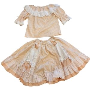 Elegant Peach Off-Shoulder Square-Dancing Set with Lace Trim